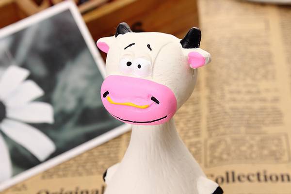 Hovedbilde Kjegle hundeleke i latex, ku