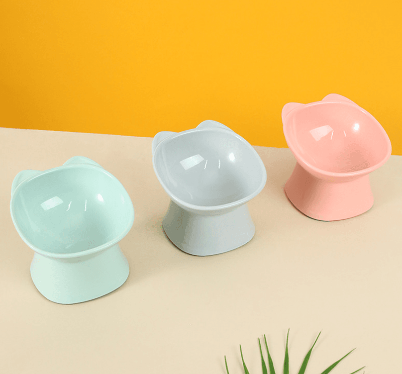 Grønn ergonomisk opphøyet designskål til katt